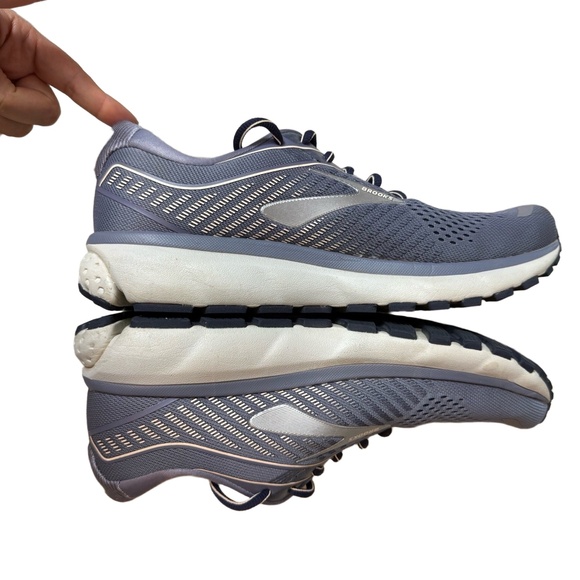 Brooks Women's  Ghost 12 Running Shoes Size‎ 11 Gray Silver Neutral Support - Picture 4 of 9
